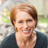 Julie Bender headshot